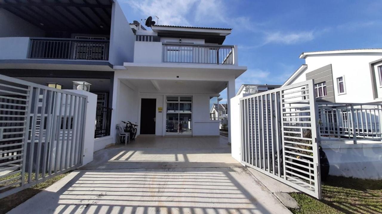 Homestay Greenway Pasir Gudang Exterior foto