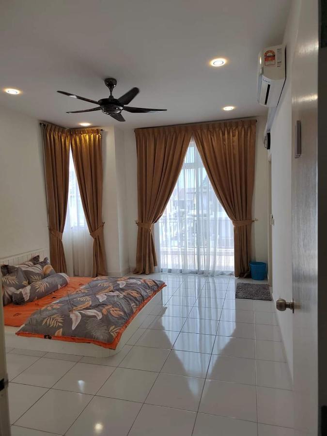 Homestay Greenway Pasir Gudang Exterior foto